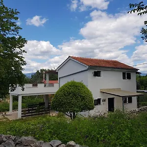  Apartman Buric